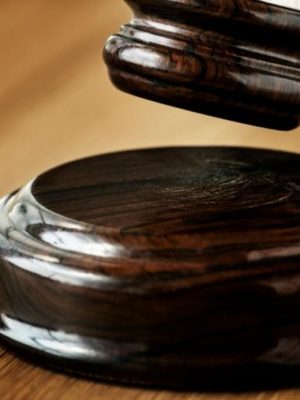 O Ministério Público do Amazonas (MPAM), por meio da 1ª Promotoria de Justiça de Manicoré, ingressou com recurso de apelação, na última segunda-feira (10), pedindo novo julgamento para o caso 0602460-80.2021.8.04.4400, em que o réu estava embriagado e foi responsável pelos atropelamentos fatais de quatro pessoas no município.  