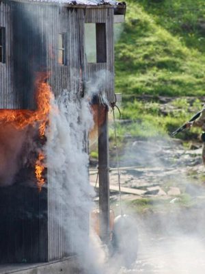 A Defensoria Pública do Amazonas (DPE-AM) iniciou, nesta terça-feira (16), uma mobilização para atender pessoas que foram afetadas pela operação “Boiúna”, que, ao longo da segunda-feira (15), destruiu balsas e dragas utilizadas para garimpo ilegal de ouro no rio Madeira, nos municípios de Manicoré e Humaitá.